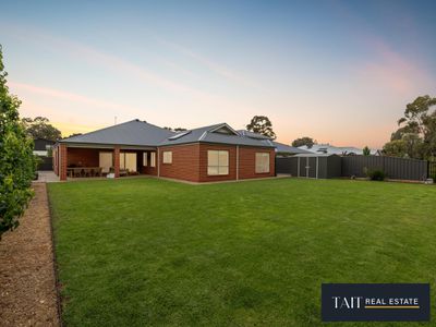 12 Fairway Drive, Waldara