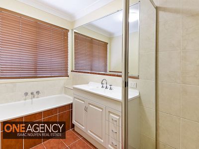 9 Admiral Cres, Springfield Lakes