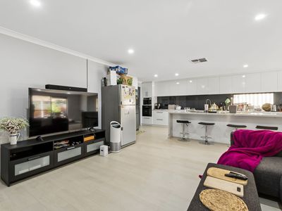 6 Shelduck Crescent, Bennett Springs