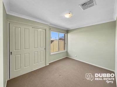 18 Doncaster Avenue, Dubbo