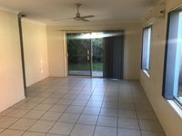 U69  / 11 Oakmont Avenue, Oxley