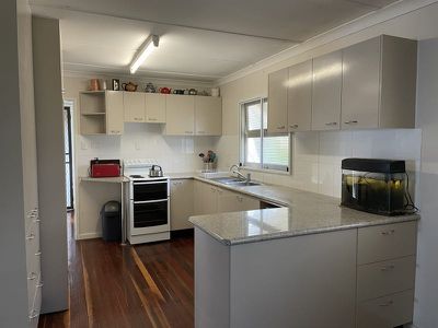 94 Mulgrave St, Gin Gin