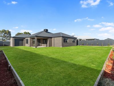6 Bottle brush Drive, Yarrawonga