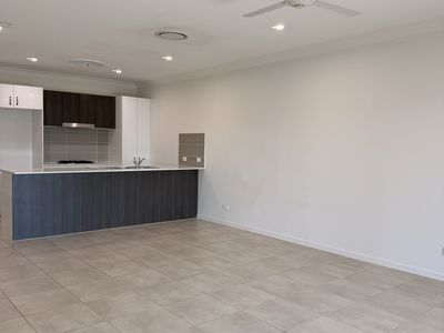 1 / 41 First Street, Weston