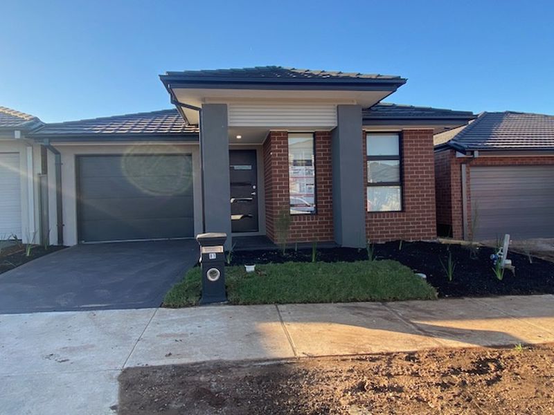 81 Madeira Dr, Truganina
