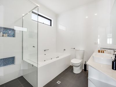 2A Corralyn Terrace, Enfield