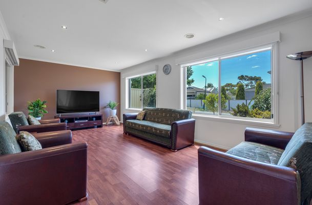 17 Garonne Circuit, Roxburgh Park