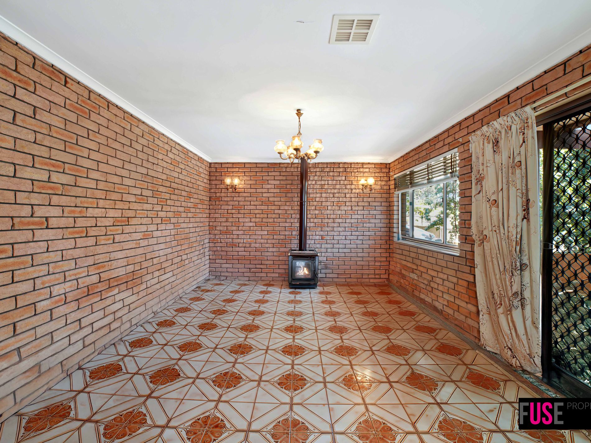 16 Fairmount Crescent, Karabar