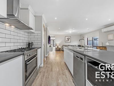 30 Lemon Grove, Cranbourne West