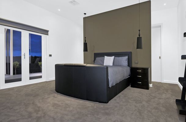 11 The Ridge, Oaklands Junction