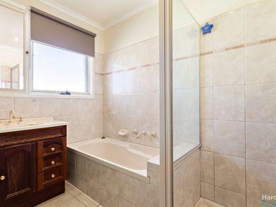 39 Bainbridge Cl, Craigieburn