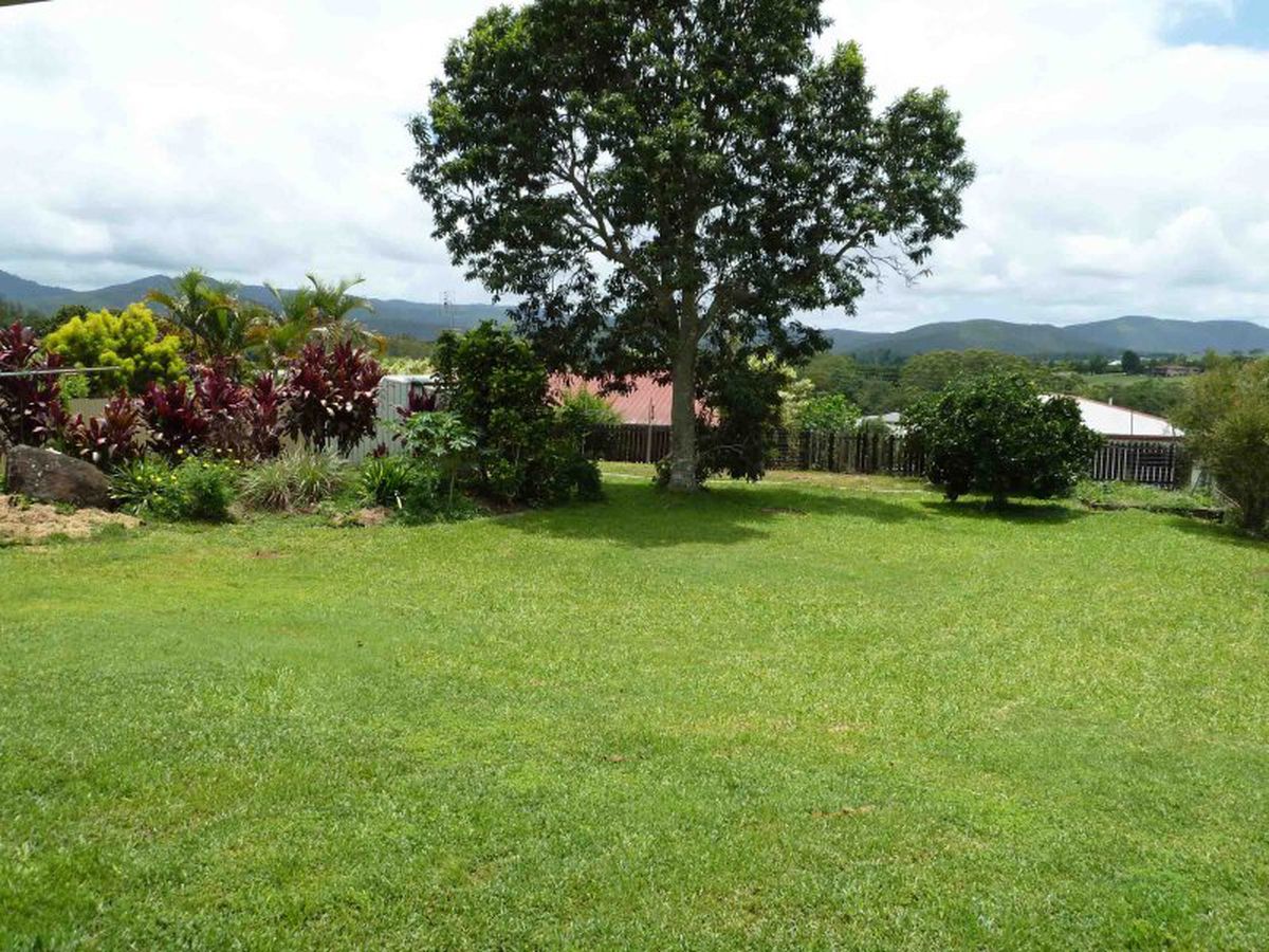 27 Goldview Street, Atherton