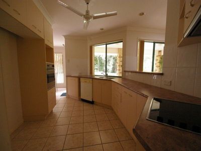 14 Flame Tree Dr, Tewantin
