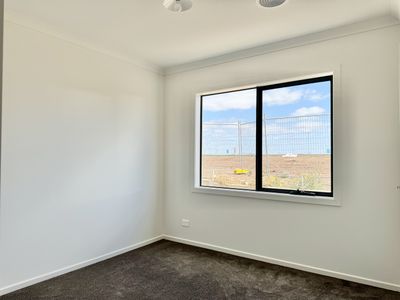 4 Akroydon Street, Werribee