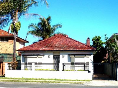 151 Stoney Creek Rd, Beverly Hills