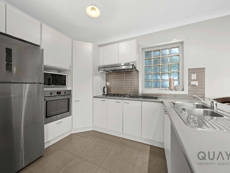 202 Stanhope Parkway, Stanhope Gardens