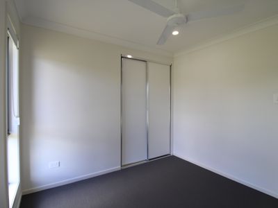 1 / 18 Goal Crescent, Griffin