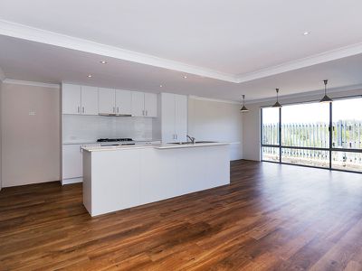 12 Monclair Pass, Currambine