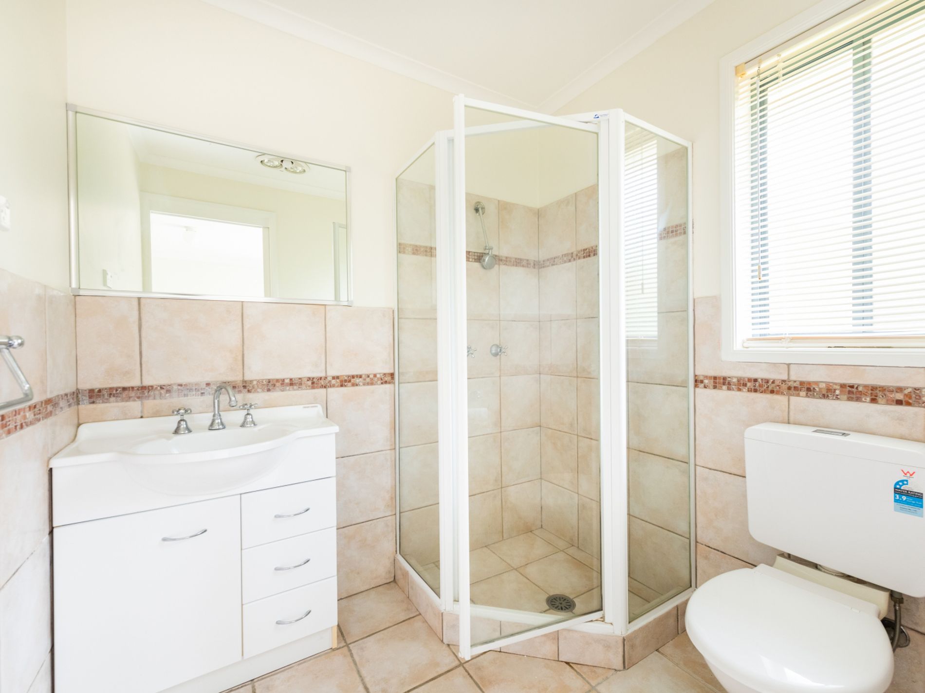 4 Unwin Avenue, Jerrabomberra