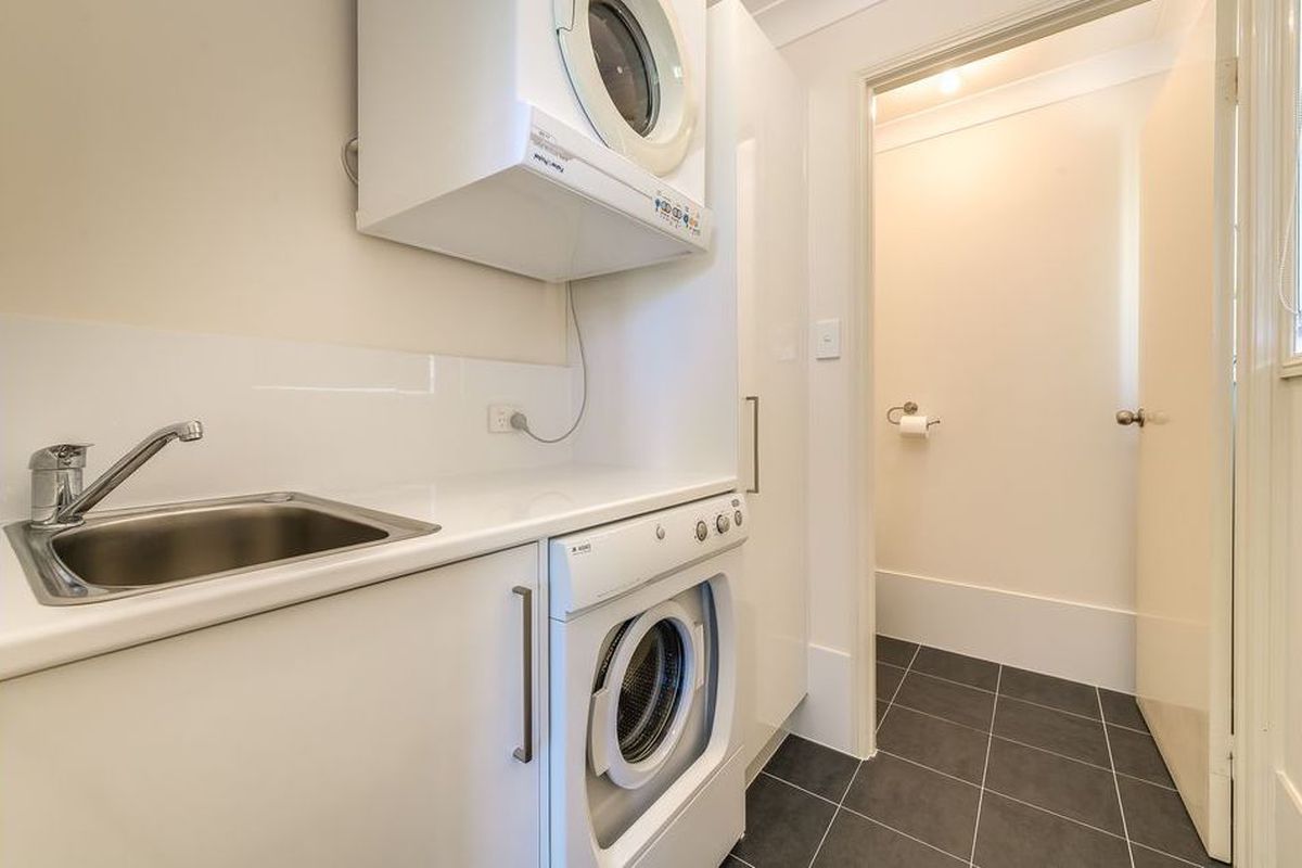 9 Chablis Court, Molendinar