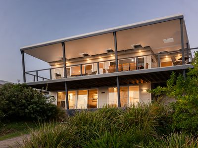 46 Sunset Strip, Manyana