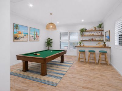 8 Blackcurrant Drive, Hideaway Bay