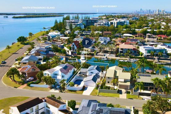 6 Van Diemen Place, Hollywell
