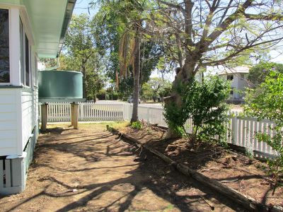 16 Heron Street, Longreach