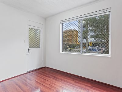 2 / 9 Station Road, Auburn