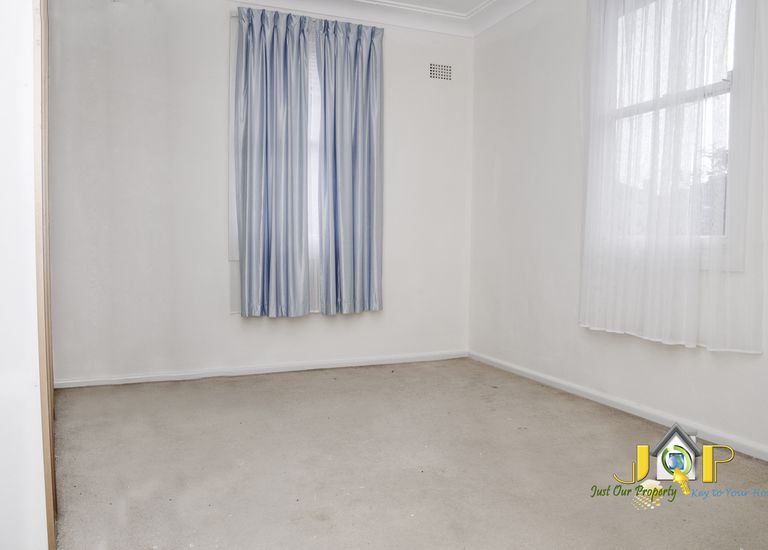 11 Marmion St, Birrong