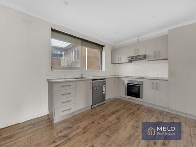 4 / 393 Barkly Street, Footscray