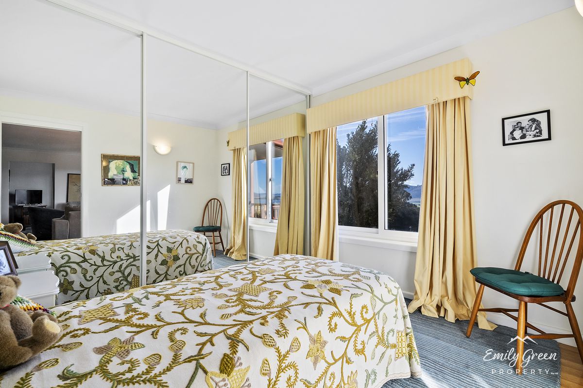 69 George Street, Dulcot