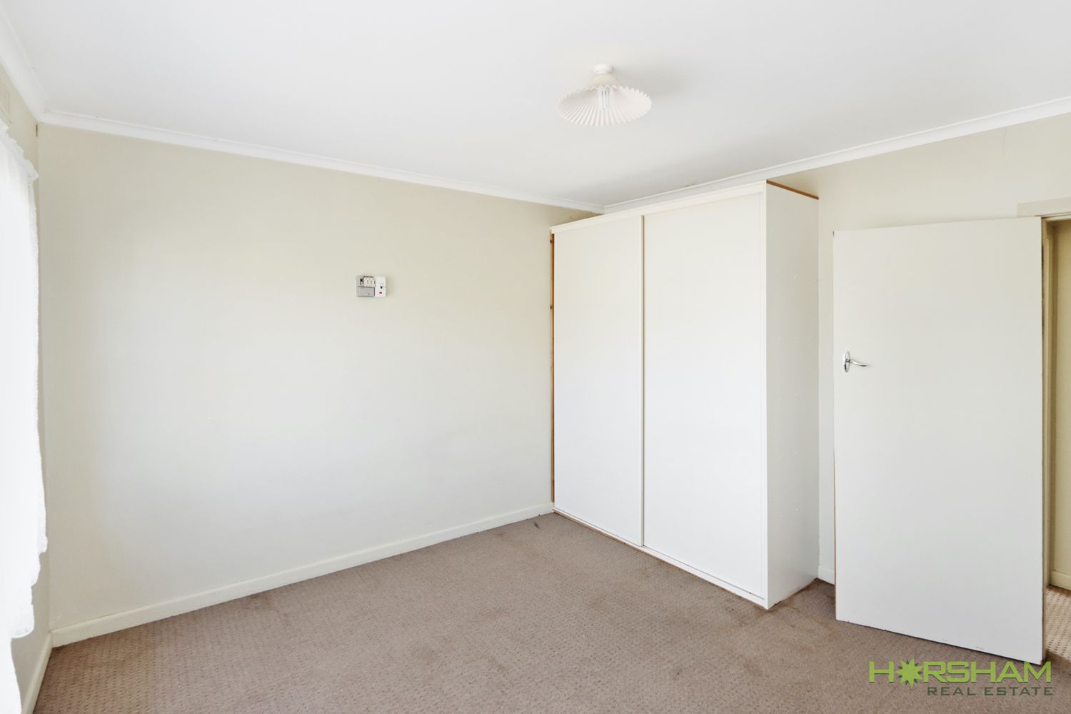 6 Queen Street, Horsham
