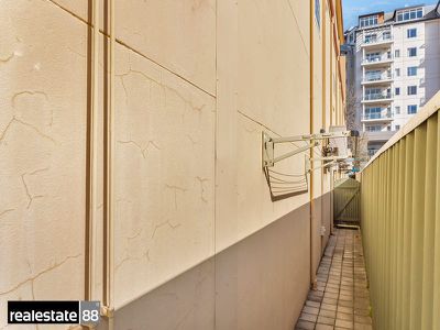 2 / 28 Nile Street, East Perth