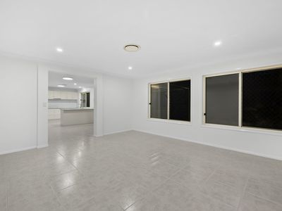 35 Underwood Street, Wakerley