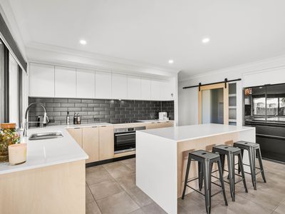 11 Hann Close, Rural View