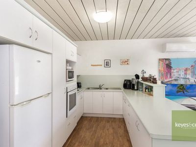 2 / 2 Victoria Street, Townsville City