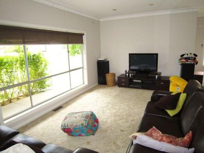 32 Benghasi Avenue, Golden Square