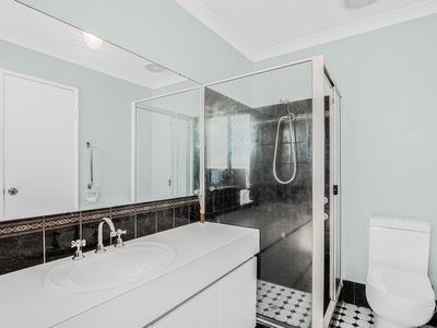 6 Borah Court, Caversham