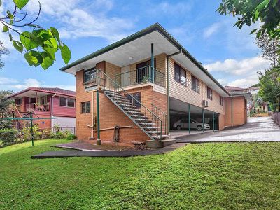 2/10 Roseglen Street, Greenslopes