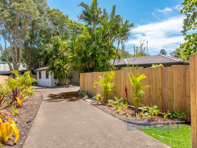 1 / 6 Boondoon Crescent, Ocean Shores