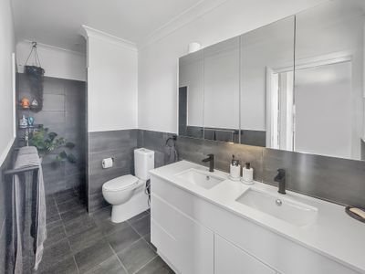 70 Azure Avenue, Dubbo