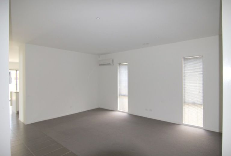 7 The Esplanade, Sanctuary Lakes