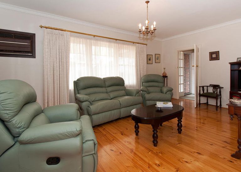 10 Newland Avenue, Marino