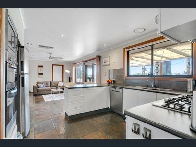 3 Acton Close, Frankston