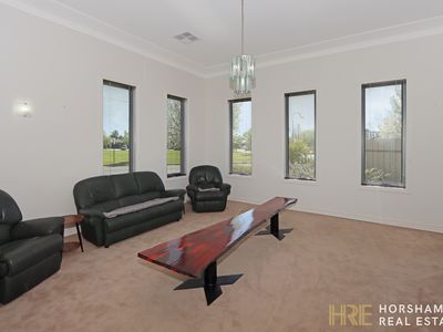 15 Fisher Square, Horsham