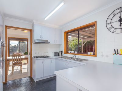 30 Crest Park Parade, Queanbeyan West