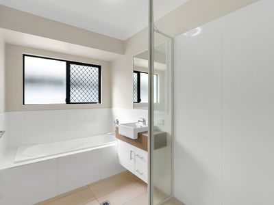 12 Sandridge Way, Smithfield