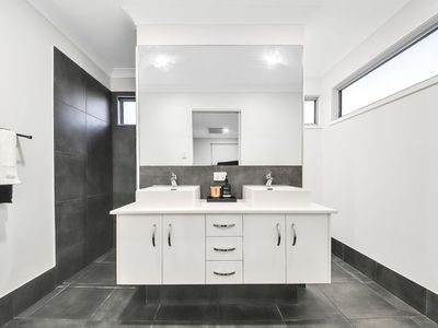 20 Campbell Street, Wakerley