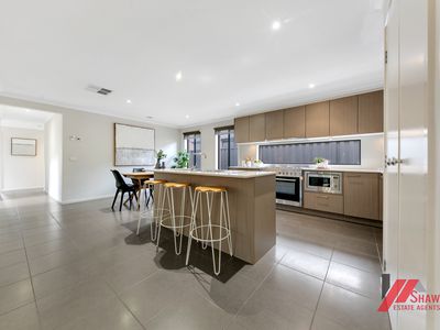 12 Bindarri Road, Manor Lakes
